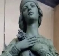 Длинношееея Аленка...