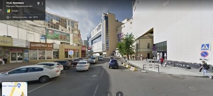 Это у нас в Воронеже господин Чижов (представляет Воронеж в госдуме) снёс старинный особняк - памятник архитектуры и построил свой торгово-развлекательный центр. Потом умудрился пристроить такой новодел к своему небоскрёбу.