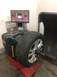 Интересно, эти шапки надо балансировать, чтобы голову на сторону не вело?