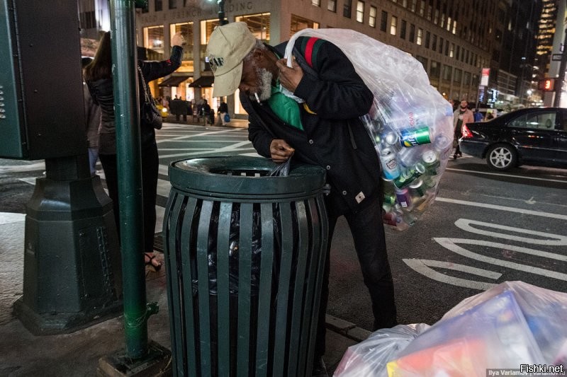 Жопа конечно,  что бараки  что свалка  возле них