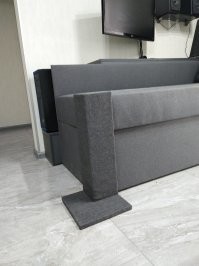 Год назад решил психануть, и заложить все новую квартиру керамогранитом, доволен как слон. Зиму пережили нормально, теплый пол только на лоджии. Даже приятно сутра ощутить приятный холодок на ступнях, хожу всегда босиком. Да и не особо холодная она, если в квартире тепло. Добавлю от себя пару плюсов. Шумоподавление, у меня три собаки и кошка. В прошлой квартире был хороший, качественный ламинат, но если они начинали носиться по квартире, особенно ночью, от цоканья их когтей по ламинату, дрожали окна, сейчас вообще не слышу , от слова "совсем". Ну и стоит ли говорить, что по сравнению с ламинатом, при наявности живности, пол из керамогранита неубиваем. Еще, очень легко убирать полы, и если правильно подобран цвет, для ленивых идеальное решение, не видно грязи, пока не начнешь убирать))). Короче, вижу только один минус, если что-то хрупкое упадет, то наверняка разобьется. На телефоне решает бампер и защитное стекло)).