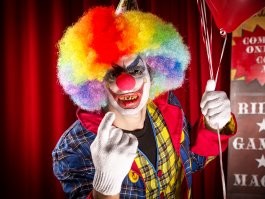 Вот ради достоверности , ей богу  ради достоверности .....
.... прошёл по ссылке , по ссылкам ....
Моргенштейн - форева , а так же "карандаш" и прочий блоХер Соболев !
... и как Р.S .... где достоверность  данного заголовка ИМЕННО дочери Мизулиной ??? Где ???