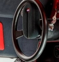 "дизайн" руля пи... символичный.