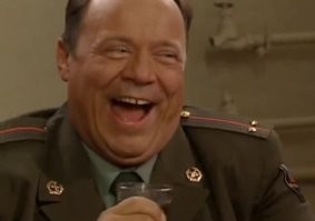 Пусть эта гадость попробует в нашей роте в сапогах выжить!!!!