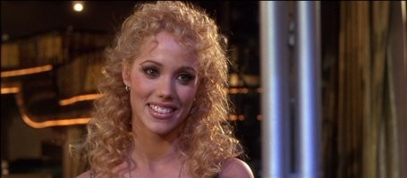 Элизабет Беркли, "Showgirls".
Неплохой был фильм, но показа крысиной изнанки шоу-бизнеса критика не простила.