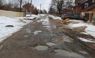 Вот самый надёжный ограничитель скорости. В Москве эти нано технологии не видывали. Это только  для глубинки.