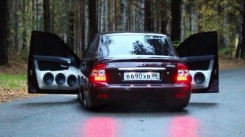 "В ходе наблюдения за приматами-ревунами, исследователи Кембриджского Университета выяснили, что самые громкие звуки издавали самцы с самыми маленькими половыми органами"