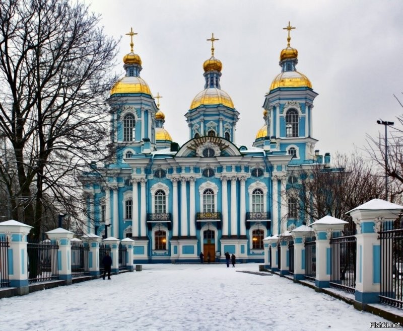 А фото с парадной стороны лучше. У вас -задворки и ни о чём.