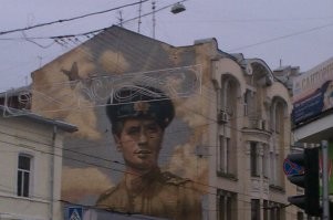 Лучшего фильма, чем этот, о Великой Отечественной просто не существует. Имя этих героев носит большая улица в нашем Харькове. Ну, а бандеры, как водится,  нервно курят в сторонке