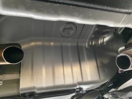 Под какой капот он заглянул ?:) он стоит под дном , и снять его не так уж просто , 2 хороших домкрата нужно и минут 10 работы .