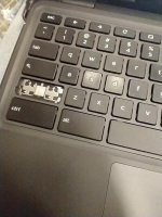 Работы на 10 минут, даже для офисного аленя - скрутить по цветам.



А кнопки на ноуте работают и без пластиковой накладки.