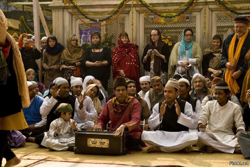 Суфии практикуют и позу лотоса и медитацию и йогические практики, оставаясь при этом мусульманами.