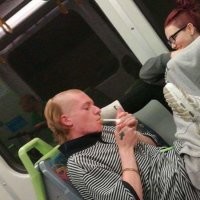 Однажды в электричке вот такому уё6ky лично разбил хлеборезку. И несмотря на наличие камер видеонаблюдения и на то, что я ездил именно в этом вагоне ежедневно, мне ничего за это не было