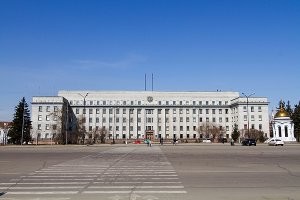 интересно.., часовенка справа, построена взамен взорванного Казанского кафедрального собора ?