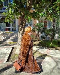 "Возможно, сейчас это покажется странным" 

Возможно, но не всем