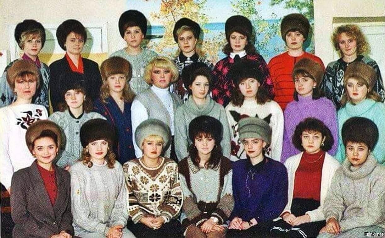 Почему женщины в СССР не снимали меховые шапки даже в помещениях?