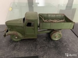 У меня был такой Зил-150. Металл у игрушки был толще, чем нынешняя автожесть.