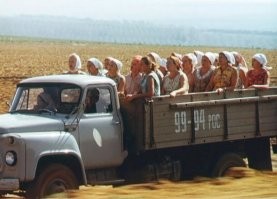 Ну для своего времени и местности применения имхо действительно хороший аппарат получился.

А насчет комфортности, тут наверное нужно сравнивать с грузовиками, а не современными автобусами. Причем у нас на некоторых(по грунтовым дорогам) экскурсионных маршрутах специально ставят ПАЗ Некст, ибо спринтеры жалко. =)