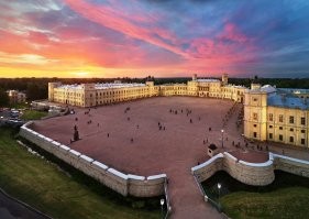 А как насчет этого? Тоже обшарпанно? Это все под Питером