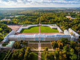 А как насчет этого? Тоже обшарпанно? Это все под Питером