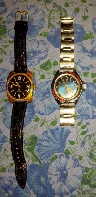 Слева - "Командирские" моего деда, которым больше 60 лет, а справа мои, им лет 30. Без ремонта, ходят идеально.