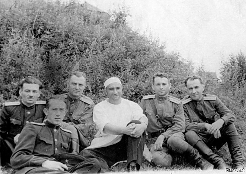 Мой отец летом 1941 года закончил Ростовский медицинский институт.
