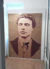 Для етого портрета ушли 11610 монет и 2 недели. Размер: 150/200см.