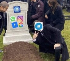 Плюс одна фобия: реакция соцсетей на падение Facebook и Ко