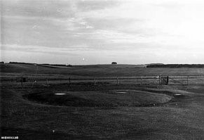 Тем более, что на этом месте до этого вообще никаких камней не было. Вот и пойми, что это такое.