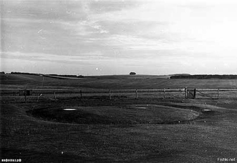 Тем более, что на этом месте до этого вообще никаких камней не было. Вот и пойми, что это такое.