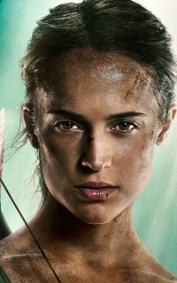 На Алисию Викандер похожа. Наколка стрёмная...