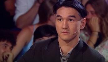 Реакция этого порадовала... Он неподдельно ох.уел... Про гомиков на сцене промолчу.