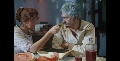 Под Хабаровском нашли тайник с черной икрой