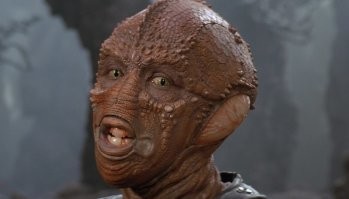 странная, но со своей харизмой