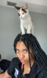 Ух какие губы. Я немножко влюбился.