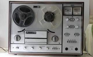 "Маяк-209" был у многих. 
А мечтой был аппарат 1 класса "Ростов-101" за 710р.