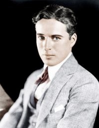 и да- 22. Один день на планете Венера- школьная программа....
Ну и про Чарли Чаплина на фишках уже много писали для таких Авторов)))