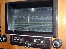 Ну, собственно, вот примеры.

Радиоприемники "Ленинград".  Диапазон 19 м присутствует на обоих моделях, а на одном еще и диапазон 16 м виден.

Так что таки-да, байка про "запрещенные диапазоны" - действительно брехня.