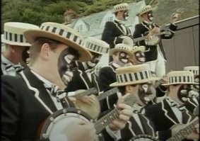 переживаю за Хью Лори