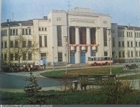 ДК им. Ленина Нижний Новгород,тогда.


Сейчас.

Дк Чекиста (ГУВД) Н.Н.Сейчас.


Если восстановят будет просто шикарно,здания до запущения шикарнейшие.