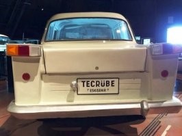 Ну а че, копия советской инвалидки. Видно, янычары увидели инвалидку в СССР, она им понравиась, и решили слепить свою, турецкую. Но не рассчитали: в инструкции советской ласточки было написано: после покупки доработать напильником, шкуркой и молотком. А турки этого не прочитали. Вот и результат.