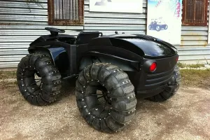 Ерунда. Исследования давно показали, что пневматики низкого давления имеют лучшую проходимость, чем гусеницы. Собственно, у нас БТР-60 из этих исследований и вырос. А в мирной жизни делаются вот такие агрегаты: