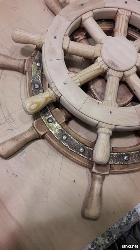 Тоже любим помастерить. От сувениров до декораций делаем все сами: