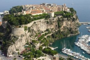 Список одного индивидума. Я не согласен. Да, там есть приятные места, но у каждого они свои.
По мне:
Рига, Старый город
Люблю Монако 
И без ума от Долины Мёзель Германия