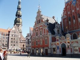 Список одного индивидума. Я не согласен. Да, там есть приятные места, но у каждого они свои.
По мне:
Рига, Старый город
Люблю Монако 
И без ума от Долины Мёзель Германия