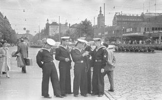 Хельсинки 1961 год. случайные машины в кадре