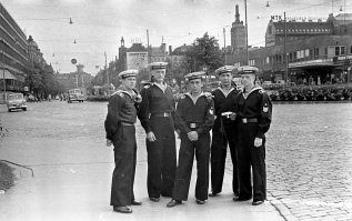 Хельсинки 1961 год. случайные машины в кадре