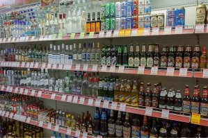 Вещи сбрызгивать водкой ? Водку принимать лучше внутрь, и то больше пользы