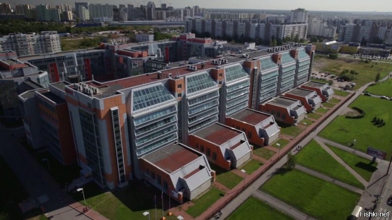 То наверное старое здание. Я лично вторую очередь этого строил. На пр. Большевиков.