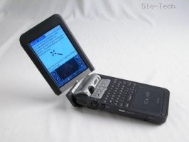 а у мене от сони до сих пор в рабочем состоянии, пульт музыкой управления совмещенный со стилусом...для своего времени просто бомба а не агрегат, крутился как бамблби)))